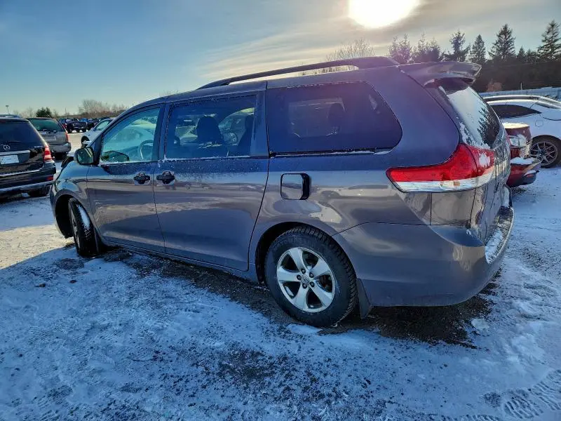 2014 TOYOTA SIENNA   