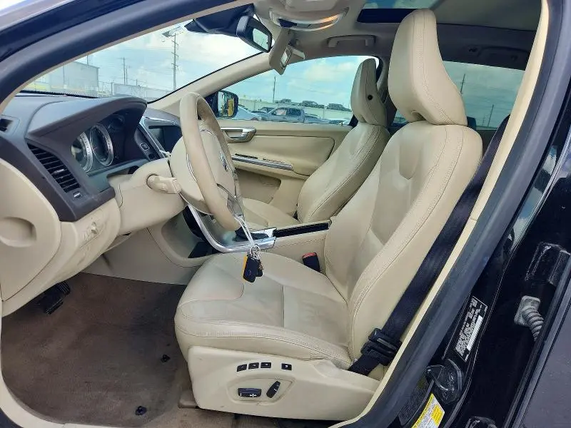 2013 VOLVO XC60 3.2  