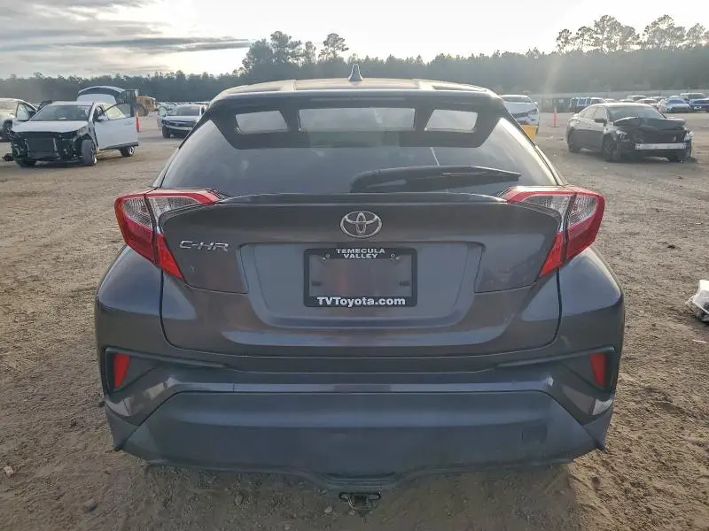 2019 TOYOTA C-HR LE  
