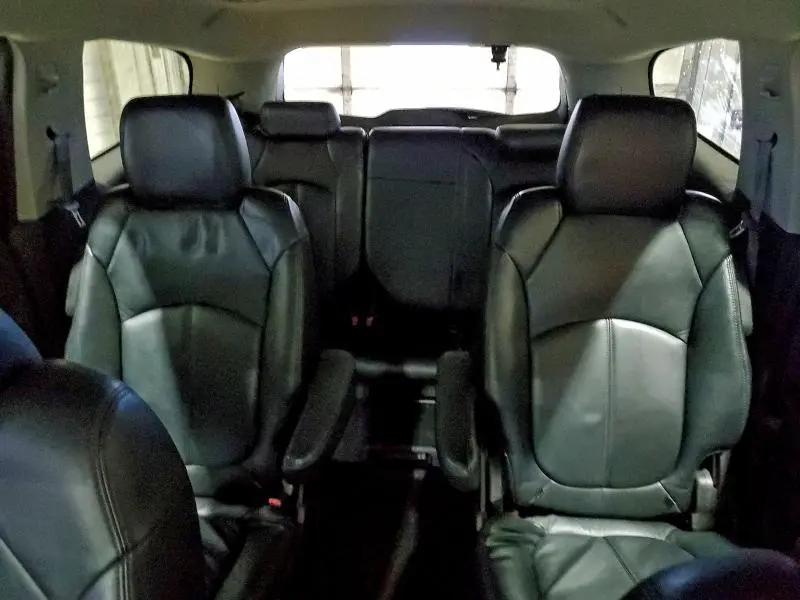 2011 CHEVROLET TRAVERSE LT  