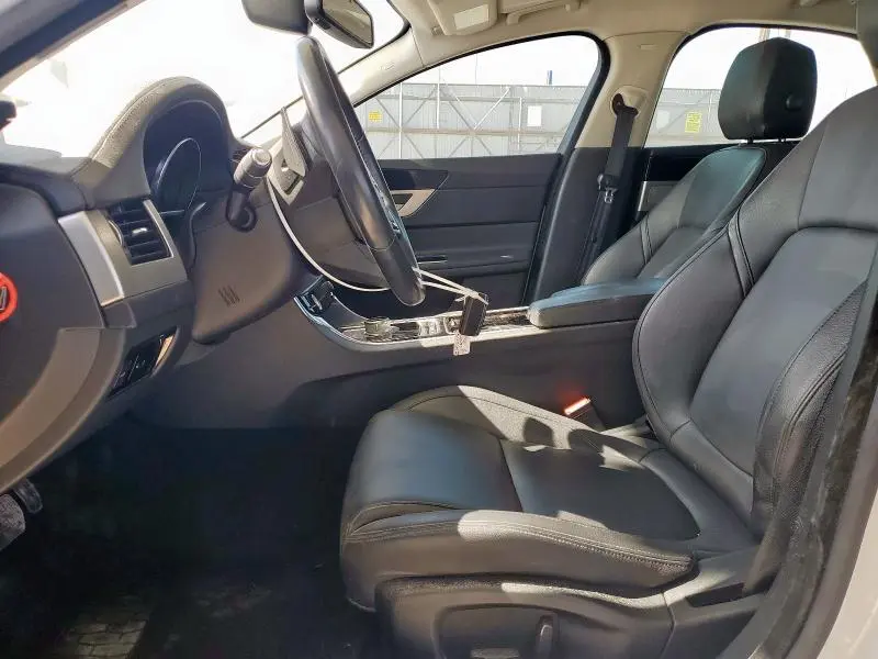 2016 JAGUAR XF PREMIUM  