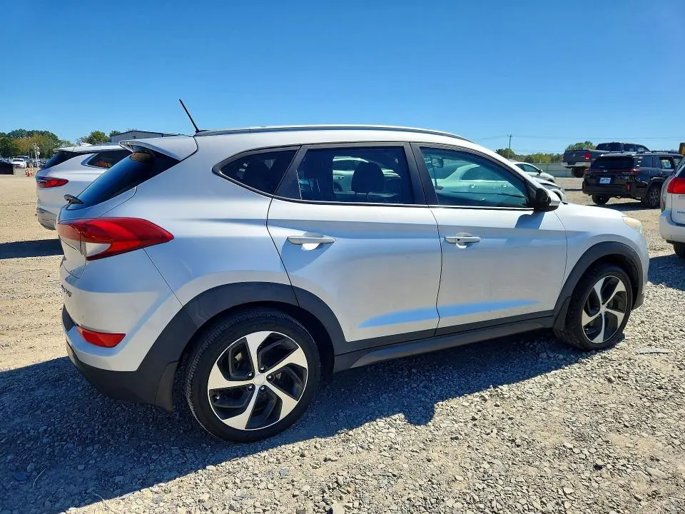 2016 HYUNDAI TUCSON SPORT  