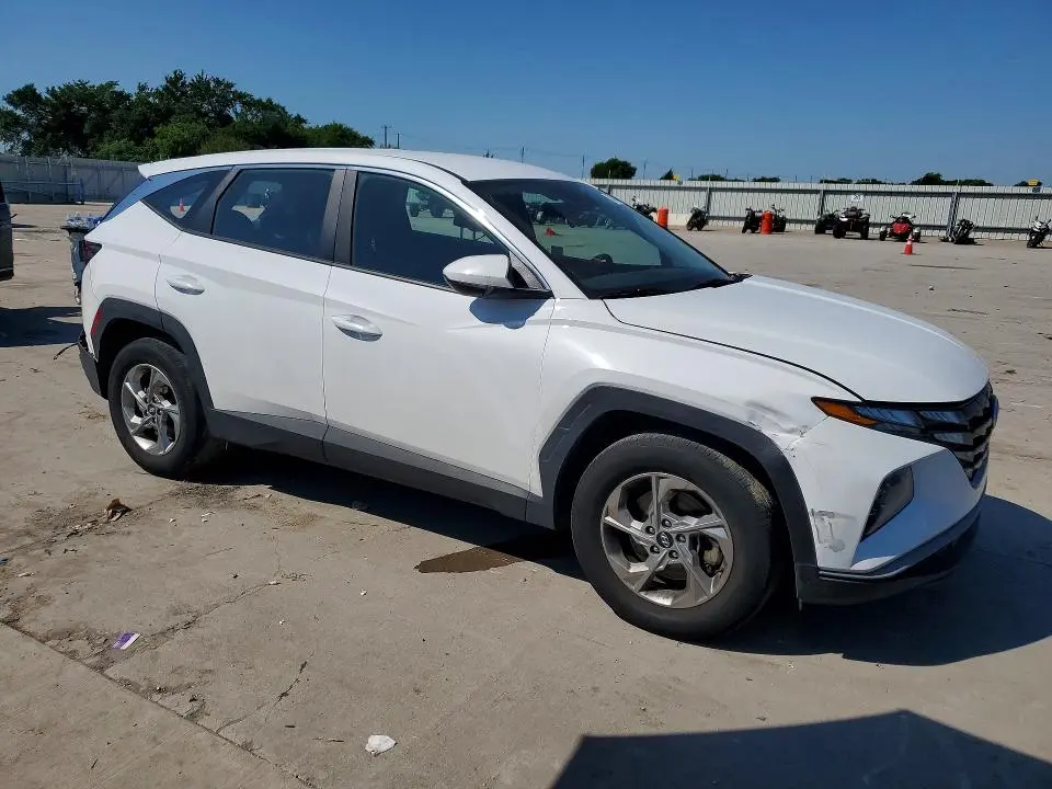 2024 HYUNDAI TUCSON SE  