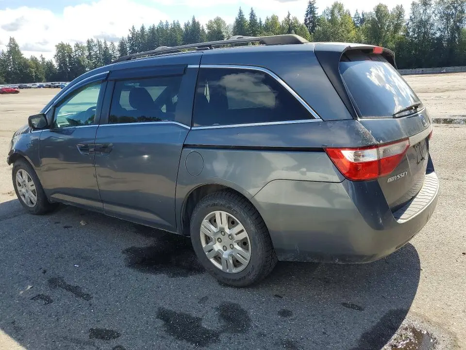 2011 HONDA ODYSSEY LX  