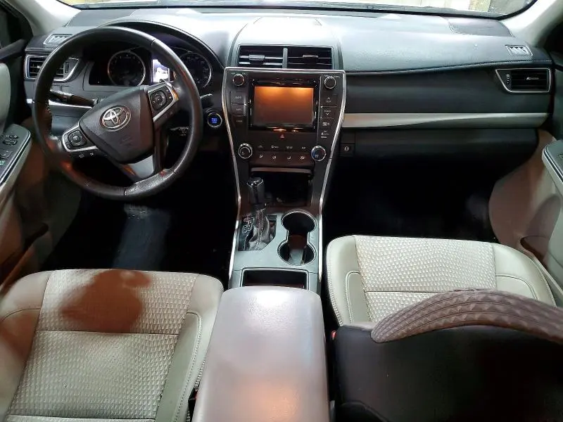2015 TOYOTA CAMRY SE  