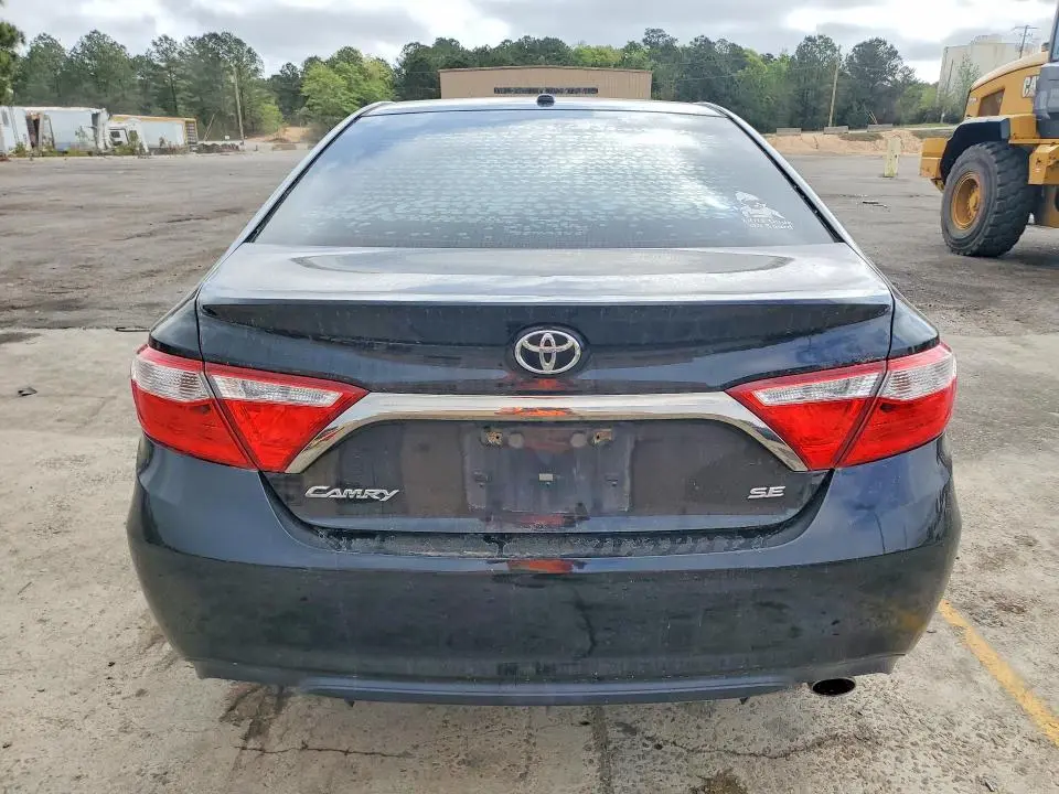 2017 TOYOTA CAMRY SE  