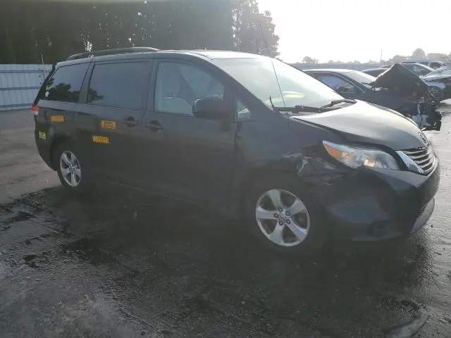 2014 TOYOTA SIENNA LE  