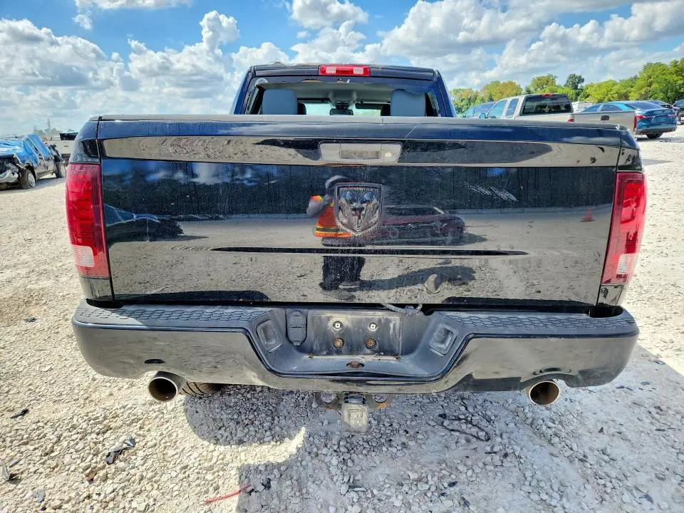 2013 RAM 1500 ST  