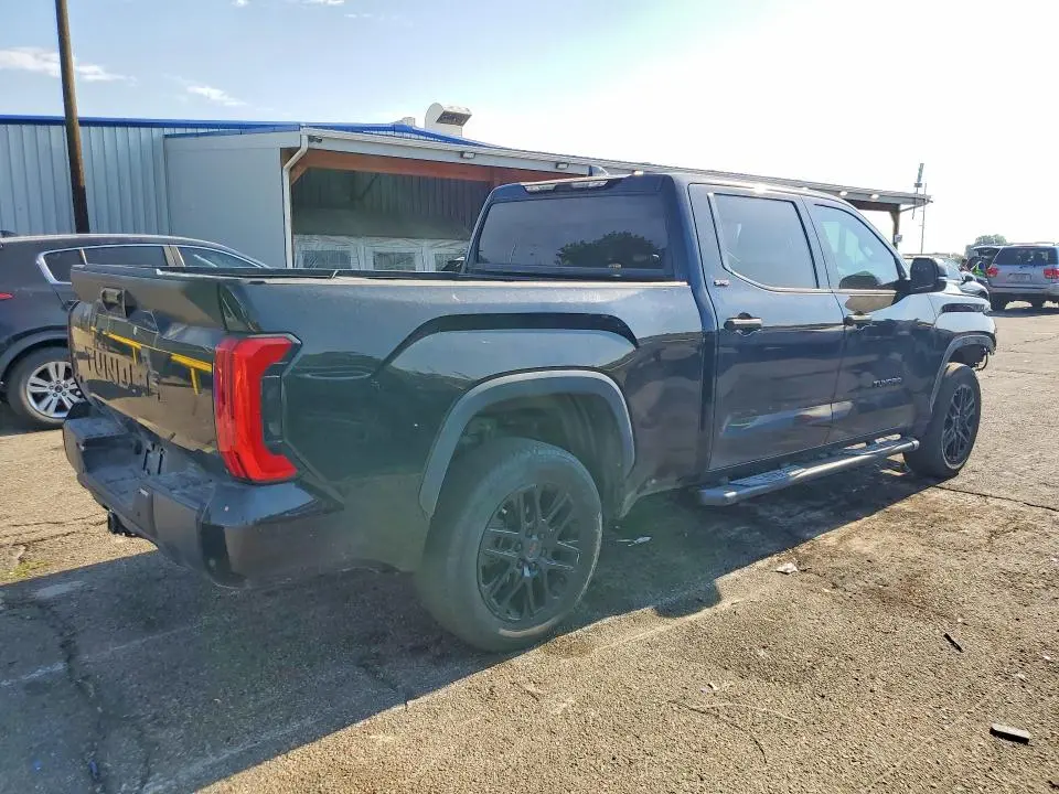2022 TOYOTA TUNDRA CREWMAX SR5  