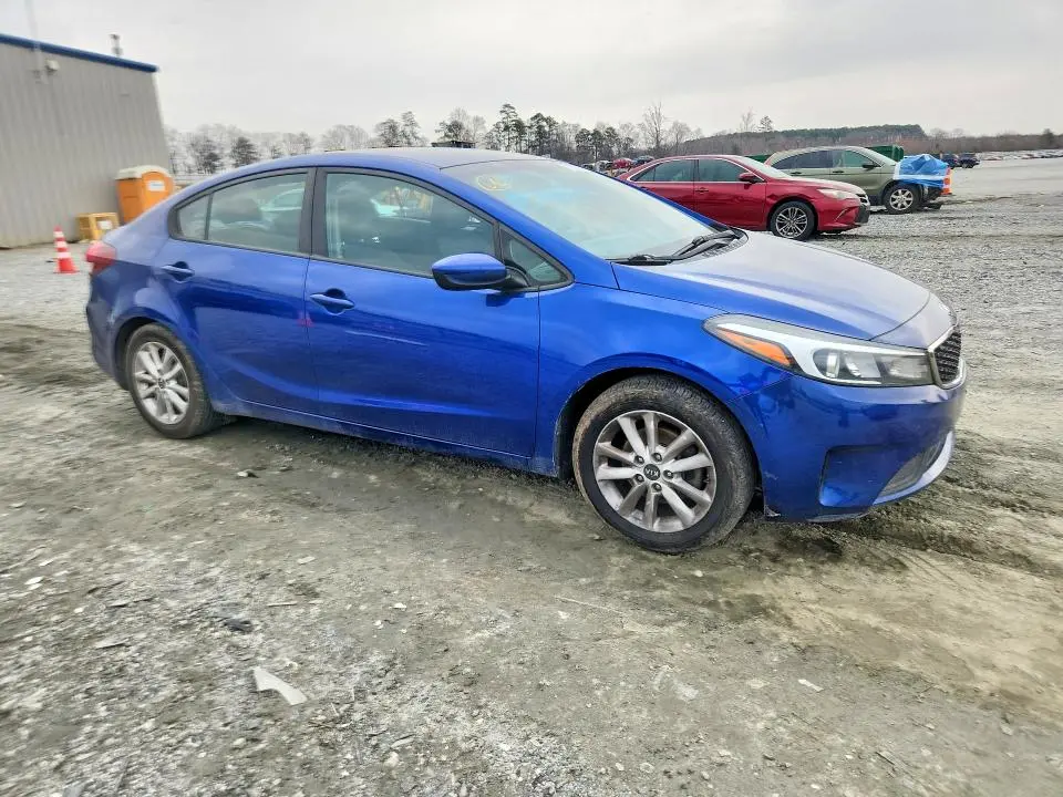 2017 KIA FORTE LX  