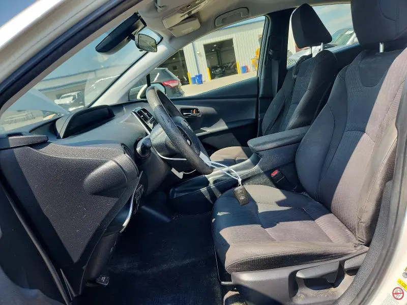 2017 TOYOTA PRIUS   