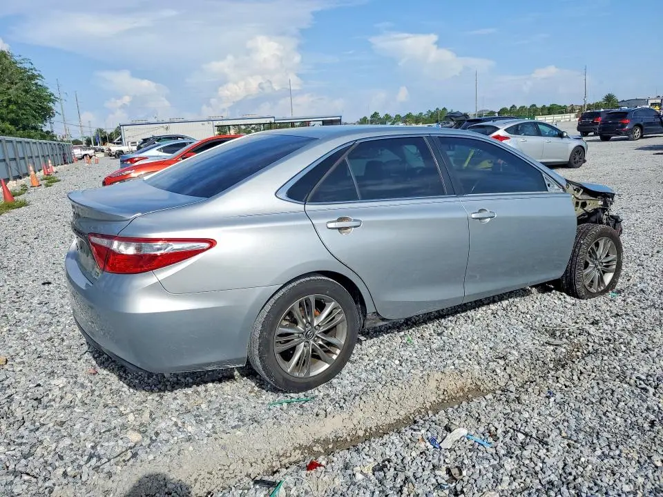 2017 TOYOTA CAMRY SE  