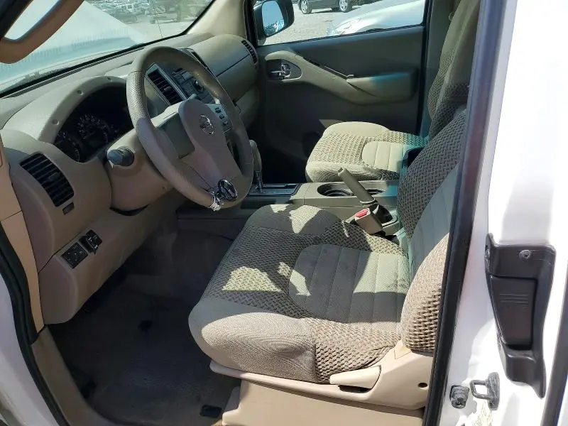 2010 NISSAN FRONTIER SE V6  