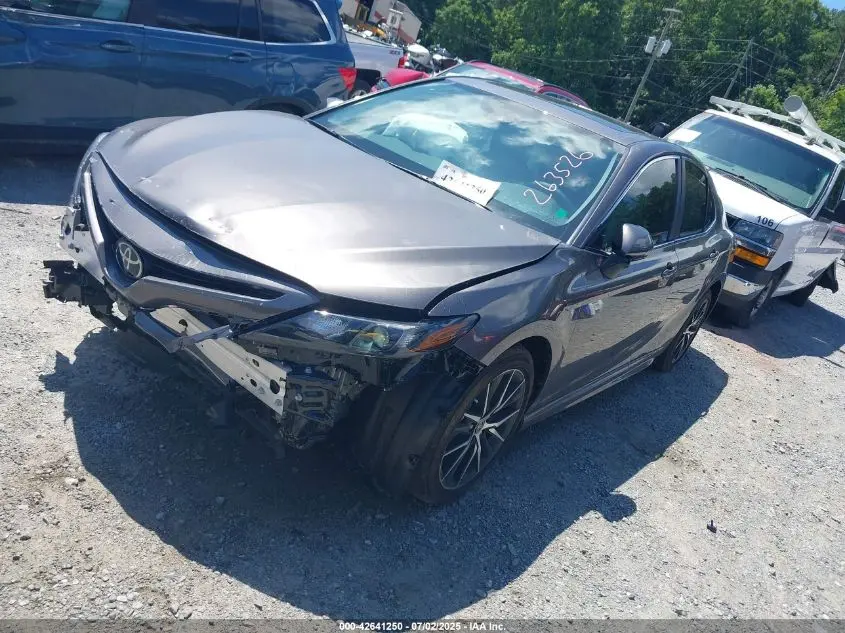 2024 TOYOTA CAMRY SE