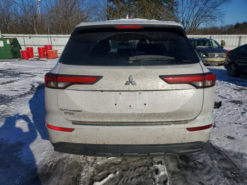 2022 MITSUBISHI OUTLANDER ES  