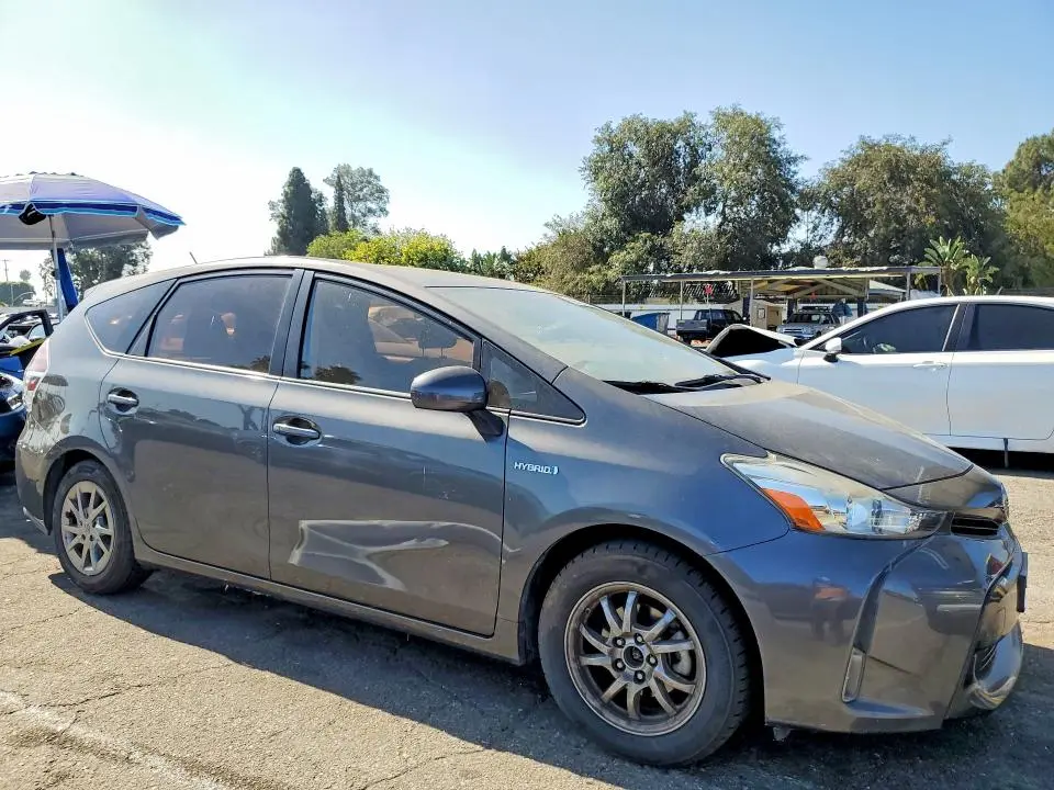 2015 TOYOTA PRIUS V FOUR  