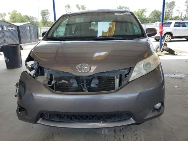 2013 TOYOTA SIENNA XLE  