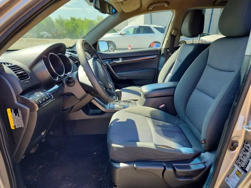 2013 KIA SORENTO LX  