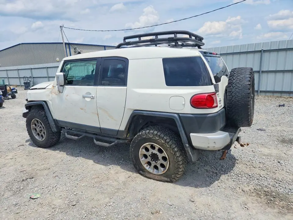 2011 TOYOTA FJ CRUISER BASE  