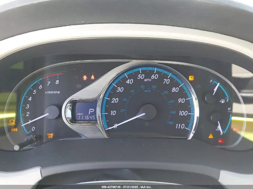 2013 TOYOTA SIENNA XLE V6 8 PASSENGER