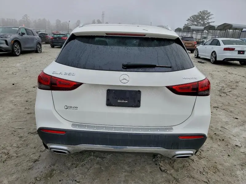 2021 MERCEDES-BENZ GLA 250 4MATIC  