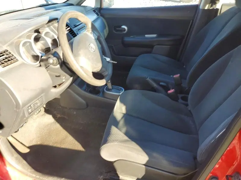 2010 NISSAN VERSA S  