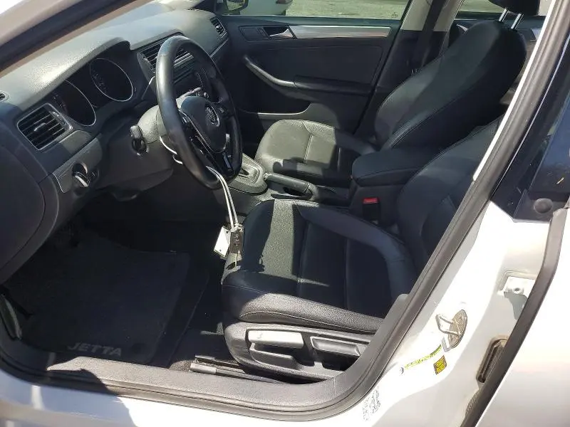 2015 VOLKSWAGEN JETTA SE  