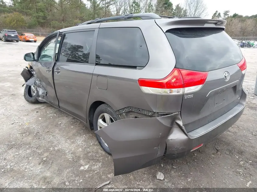 2012 TOYOTA SIENNA LE V6 8 PASSENGER