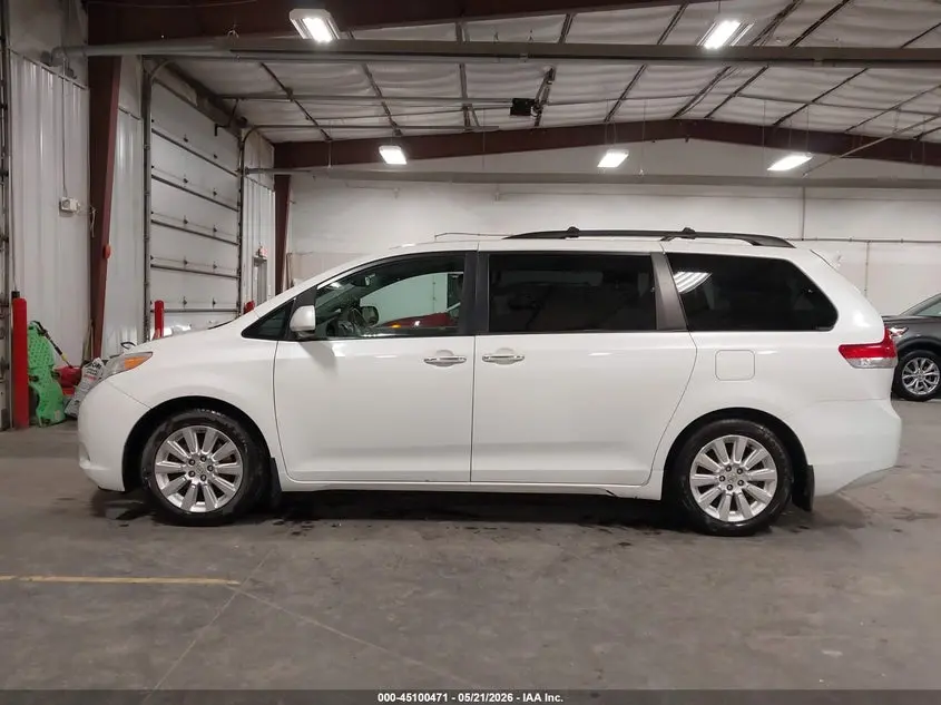 2011 TOYOTA SIENNA LIMITED V6