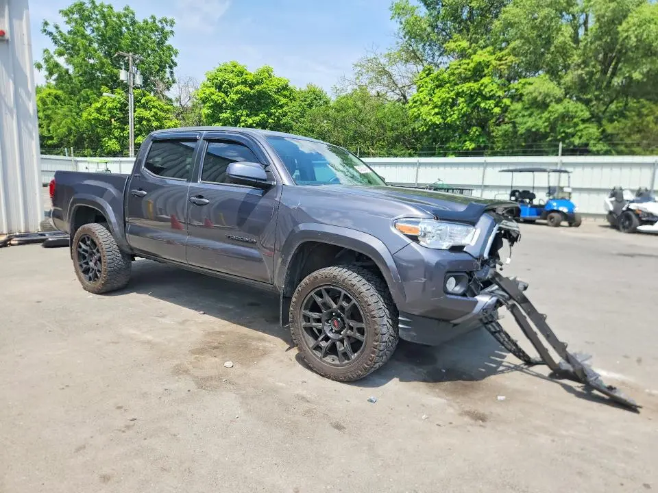 2022 TOYOTA TACOMA SR5 V6  