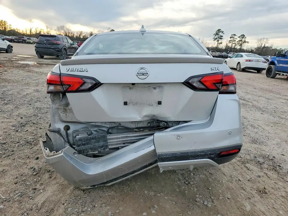 2020 NISSAN VERSA SR  