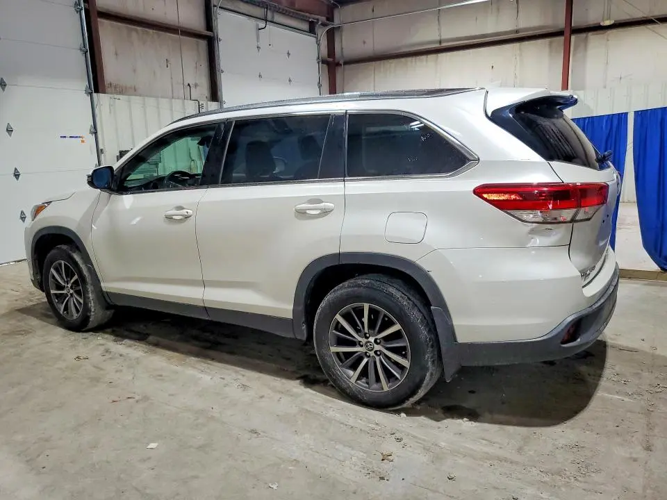 2019 TOYOTA HIGHLANDER XLE  