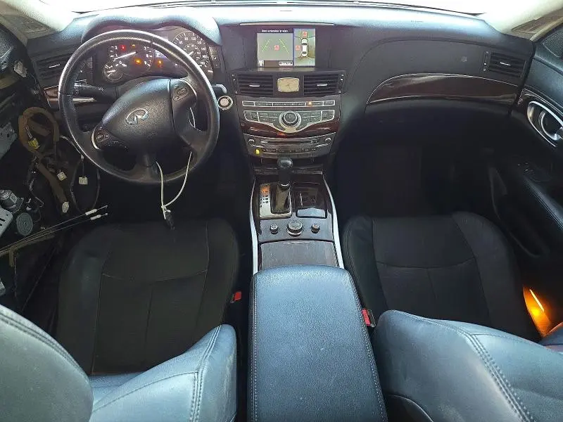 2017 INFINITI Q70 3.7  