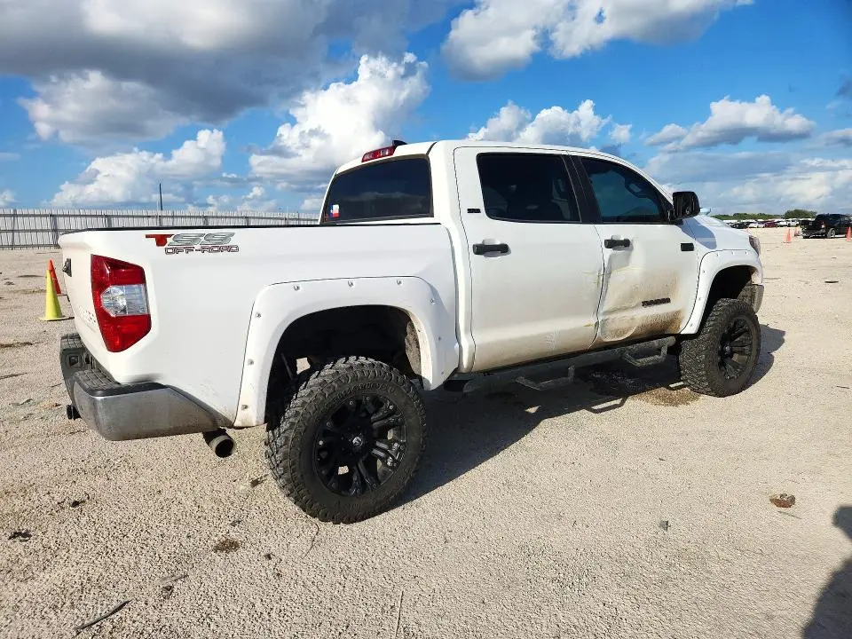 2020 TOYOTA TUNDRA SR5  