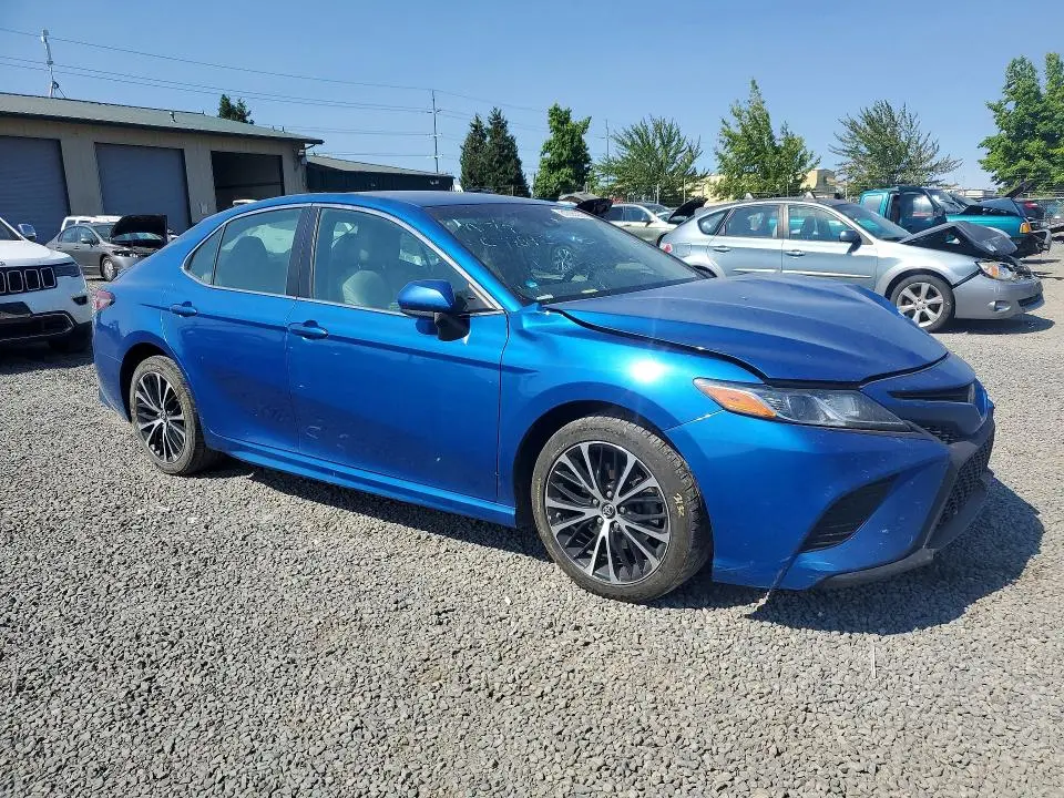 2019 TOYOTA CAMRY SE  