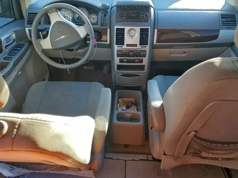 2010 CHRYSLER TOWN & COUNTRY TOURING  