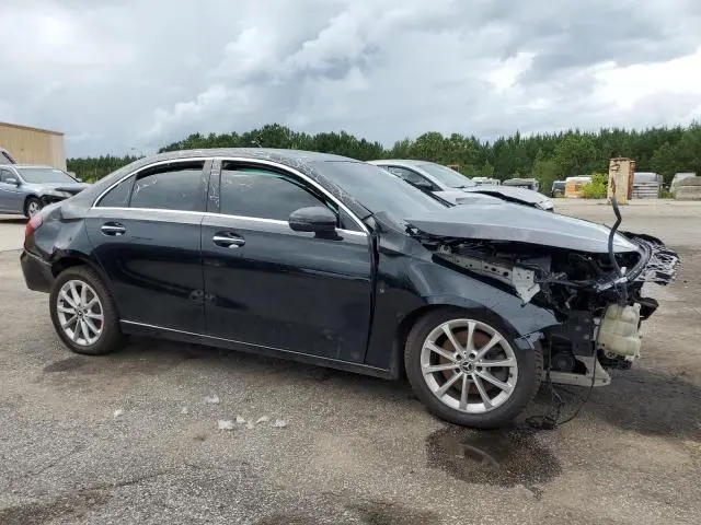 2019 MERCEDES-BENZ A 220  