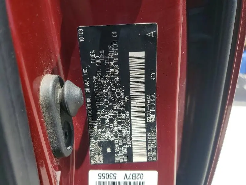 2010 TOYOTA SIENNA LE 7-PASSENGER  