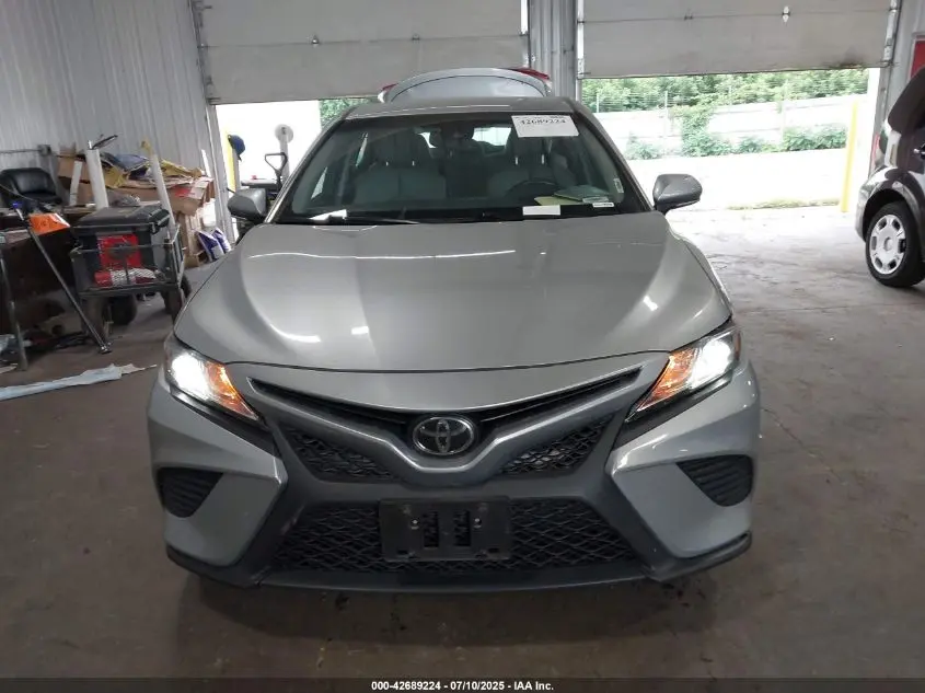 2018 TOYOTA CAMRY SE
