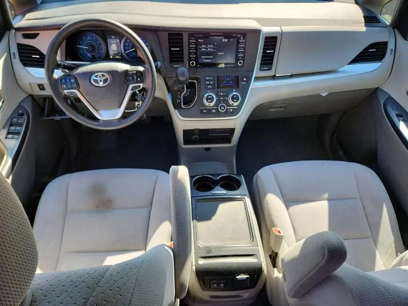 2020 TOYOTA SIENNA LE  