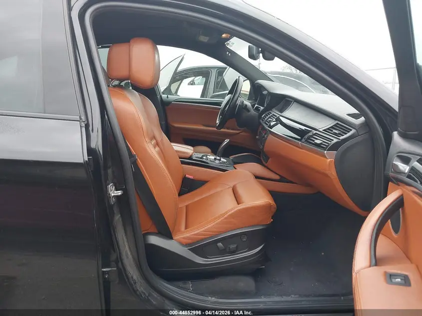 2012 BMW X6 M  