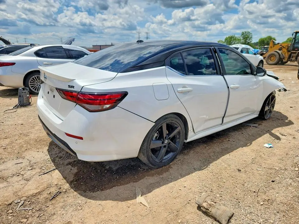 2022 NISSAN SENTRA SR  