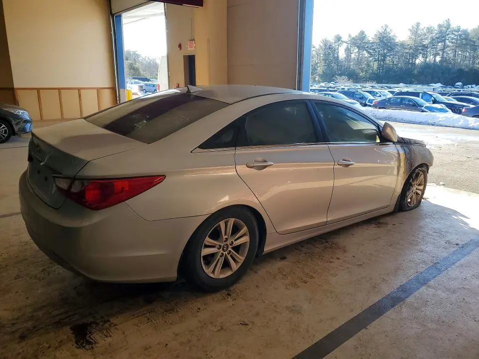 2012 HYUNDAI SONATA GLS  