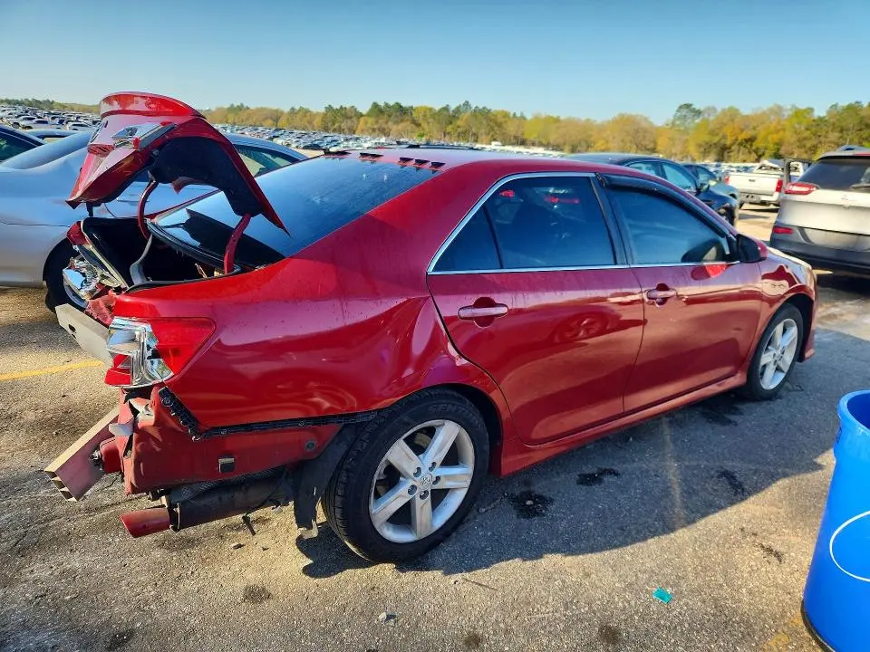 2013 TOYOTA CAMRY SE  