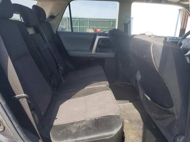 2010 TOYOTA 4RUNNER SR5  