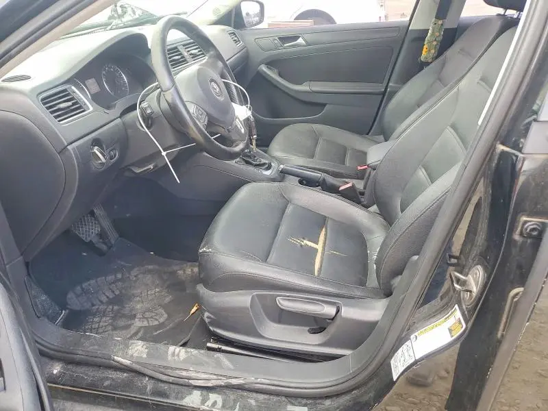 2012 VOLKSWAGEN JETTA SE  