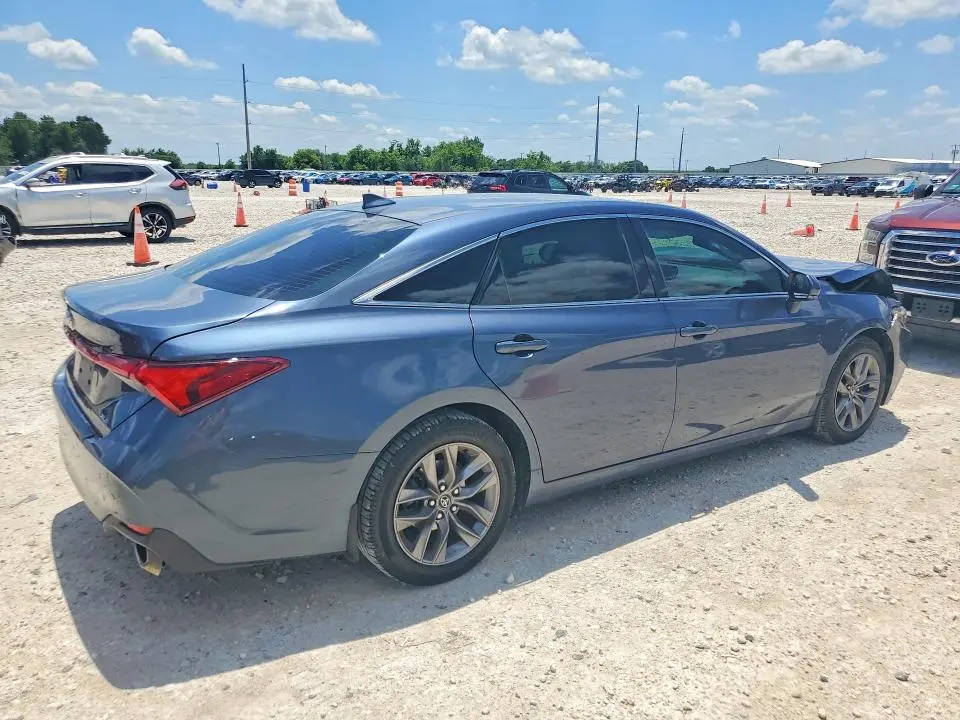 2020 TOYOTA AVALON XLE  