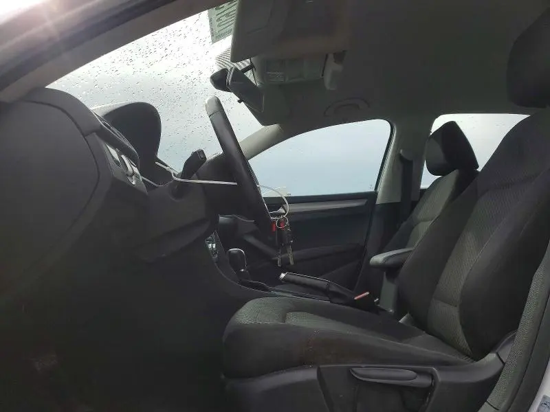 2013 VOLKSWAGEN PASSAT S  