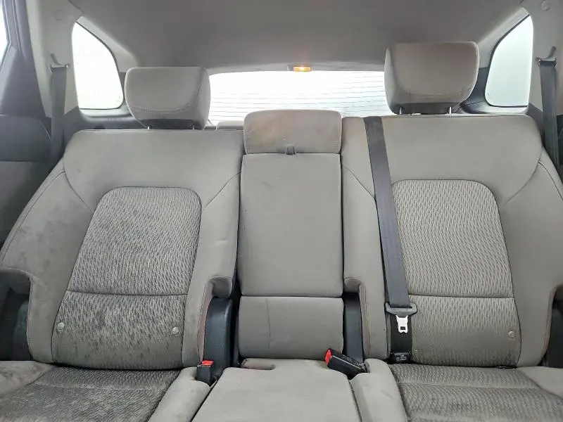 2018 HYUNDAI SANTA FE SE  