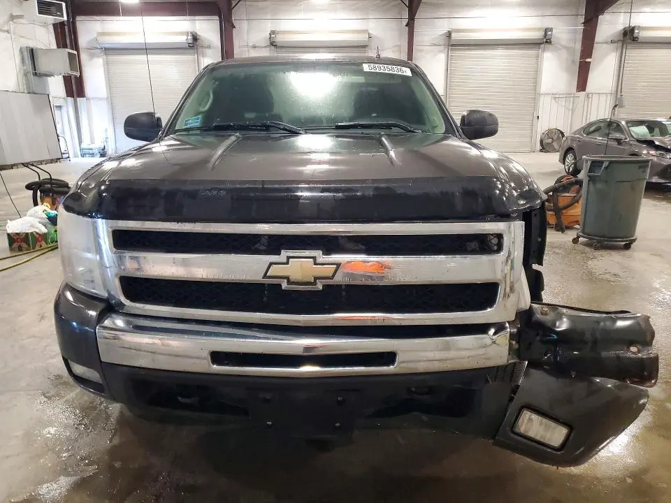 2011 CHEVROLET SILVERADO K1500 LT  
